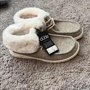 Hey Dude Women's Beige Fur-Lined Ankle Shoes